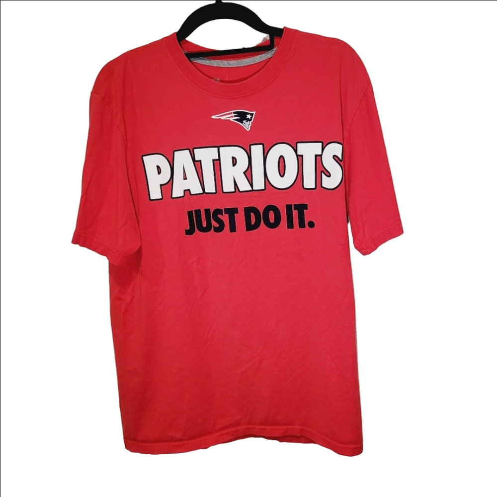Nike New England Patriots Team Apparel Red Graphic Tee